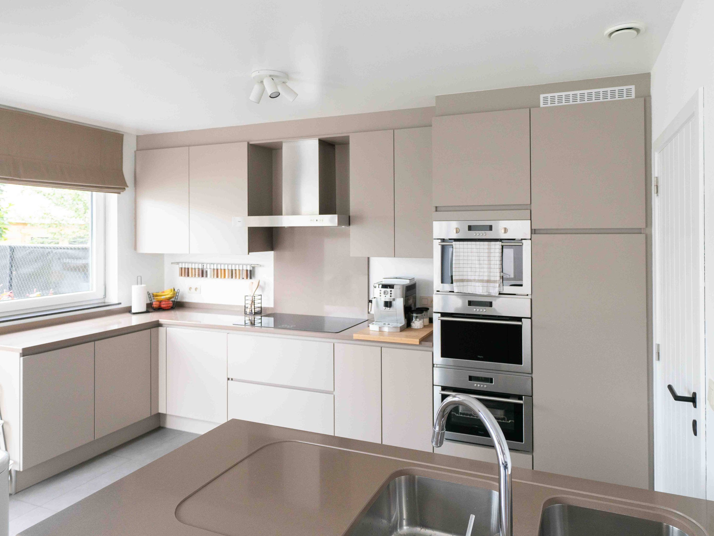 Recente woning met 7 kamers, 2 badkamers, garage en tuin 