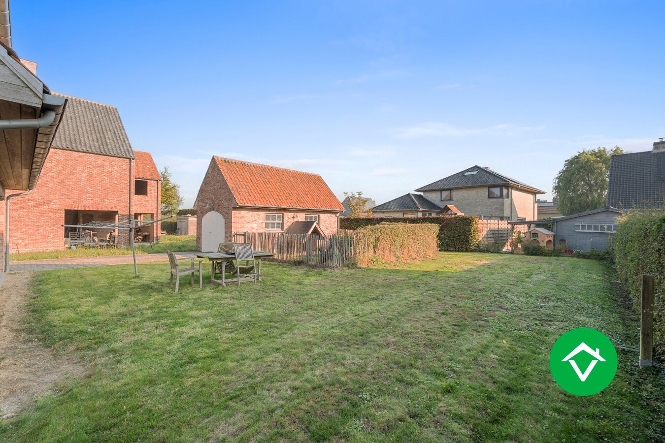 Charmante landelijke woning met drie slaapkamers, ruime garage en prachtig vergezicht te Bovekerke (Koekelare) 