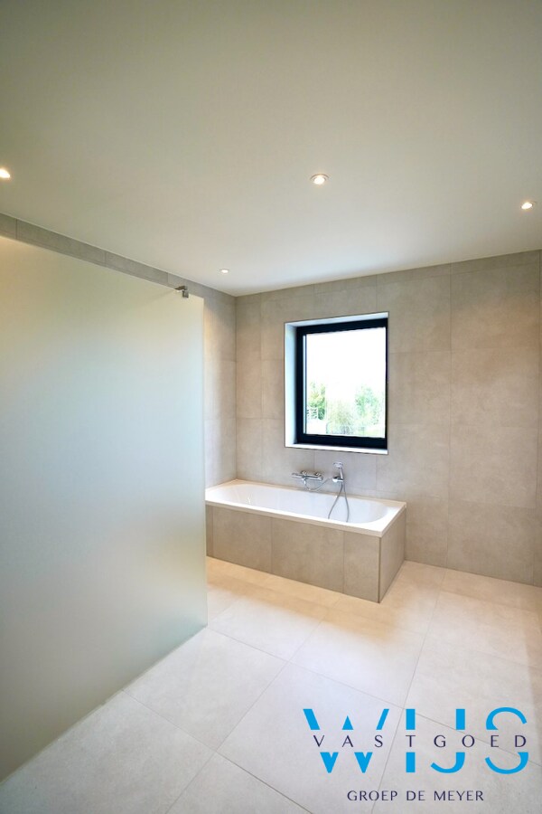 Zeer ruime nieuwbouw op 510m² te ASSENEDE/BASSEVELDE! 