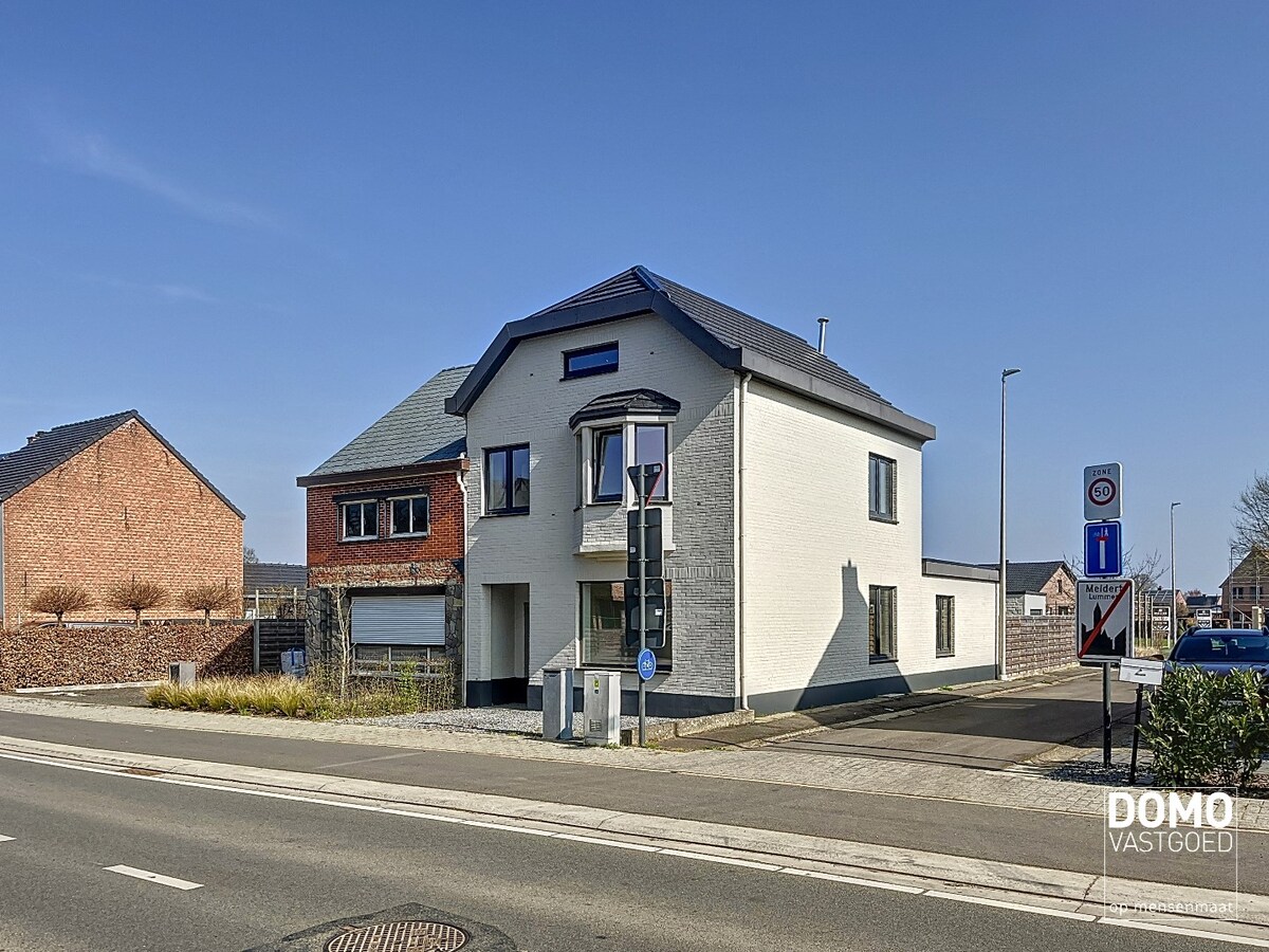 GERENOVEERDE HALF OPEN BEBOUWING MET GARAGE TE MELDERT (LUMMEN) 
