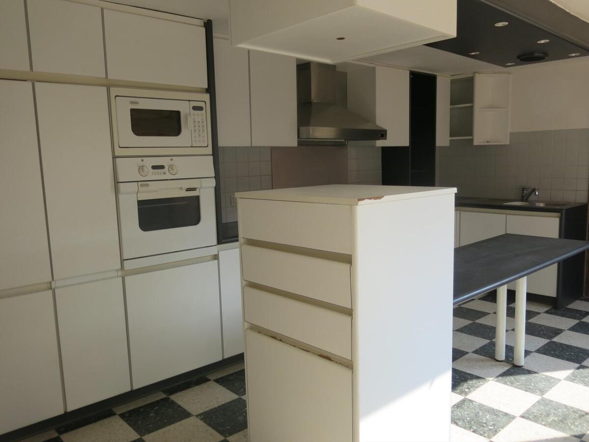 Statige ruime woning met zongerichte tuin 