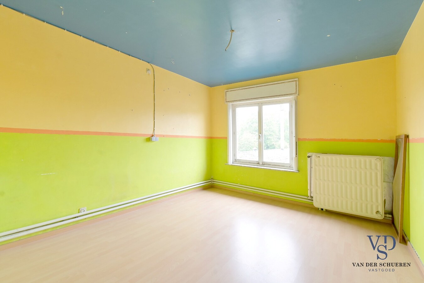 Degelijke, goed gelegen woning. 