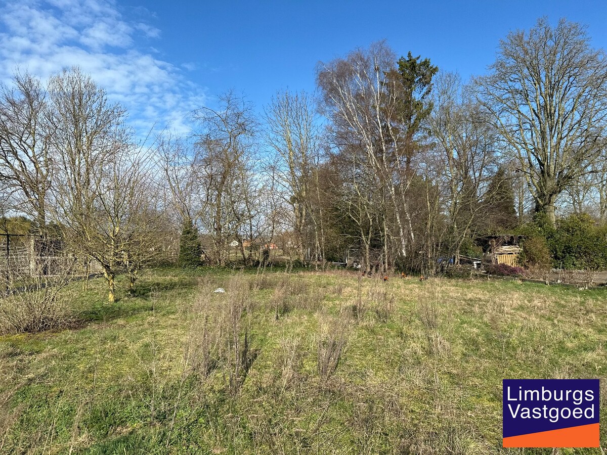 Centraal gelegen bouwgrond voor open bebouwing te Kermt, 14a 53ca 
