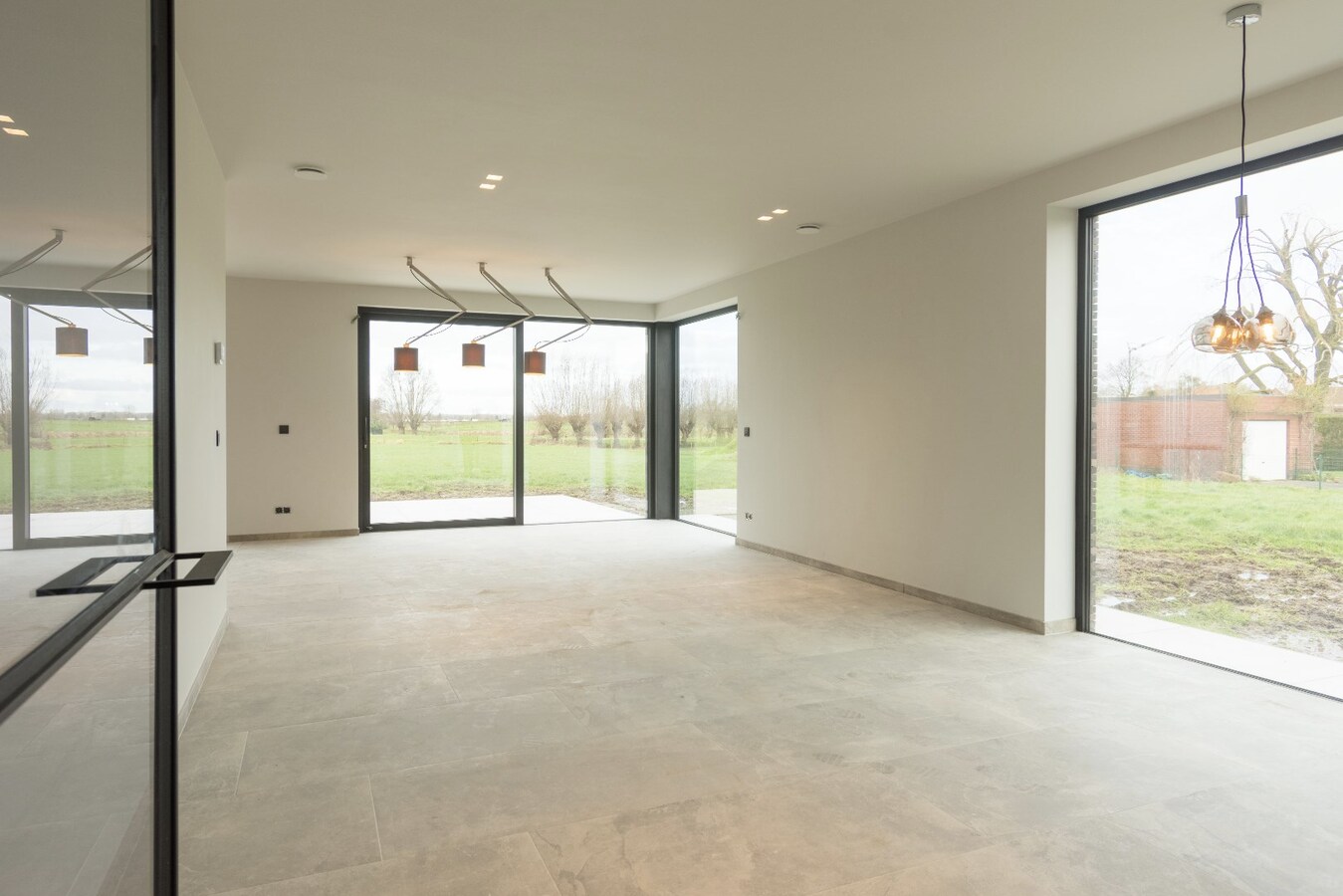 Nieuwbouwvilla met hoge afwerkingsgraad en weids uitzicht 