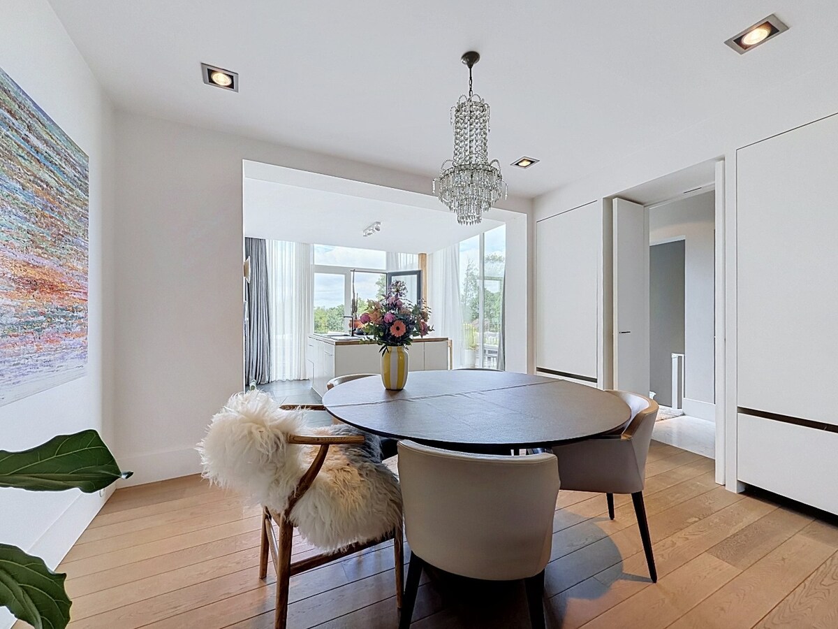 Architecturale parel met gemengde bestemming te Oombergen 
