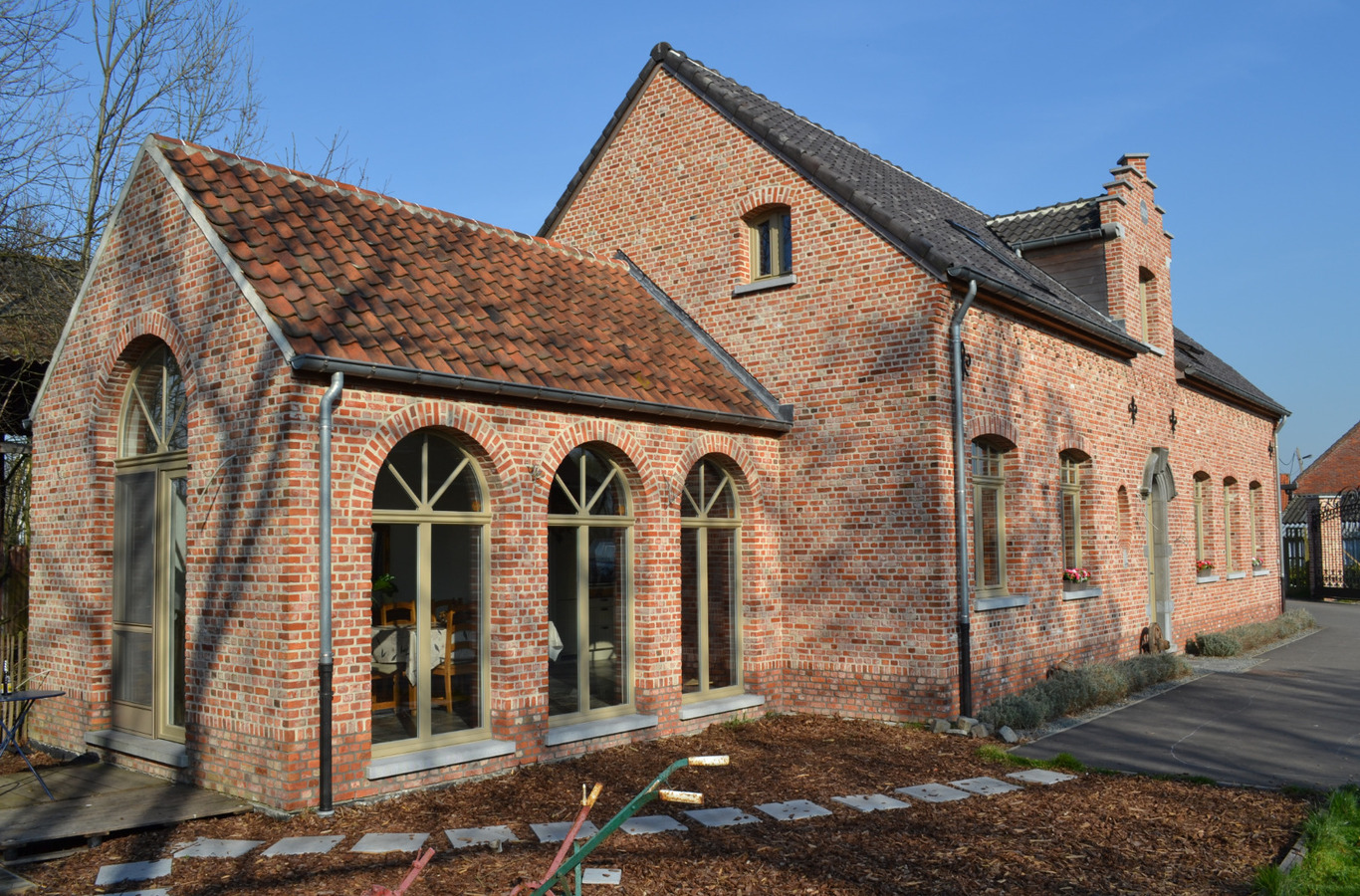 Prachtig landhuis met schuur op ca. 4600M² te Zwijndrecht 