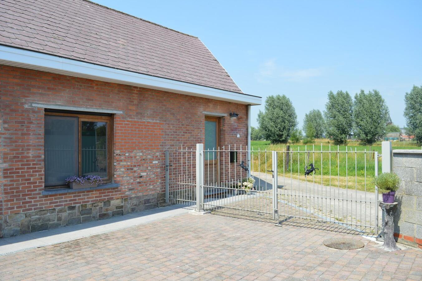 Gerenoveerde woning op ca. 6500m² te Buggenhout 