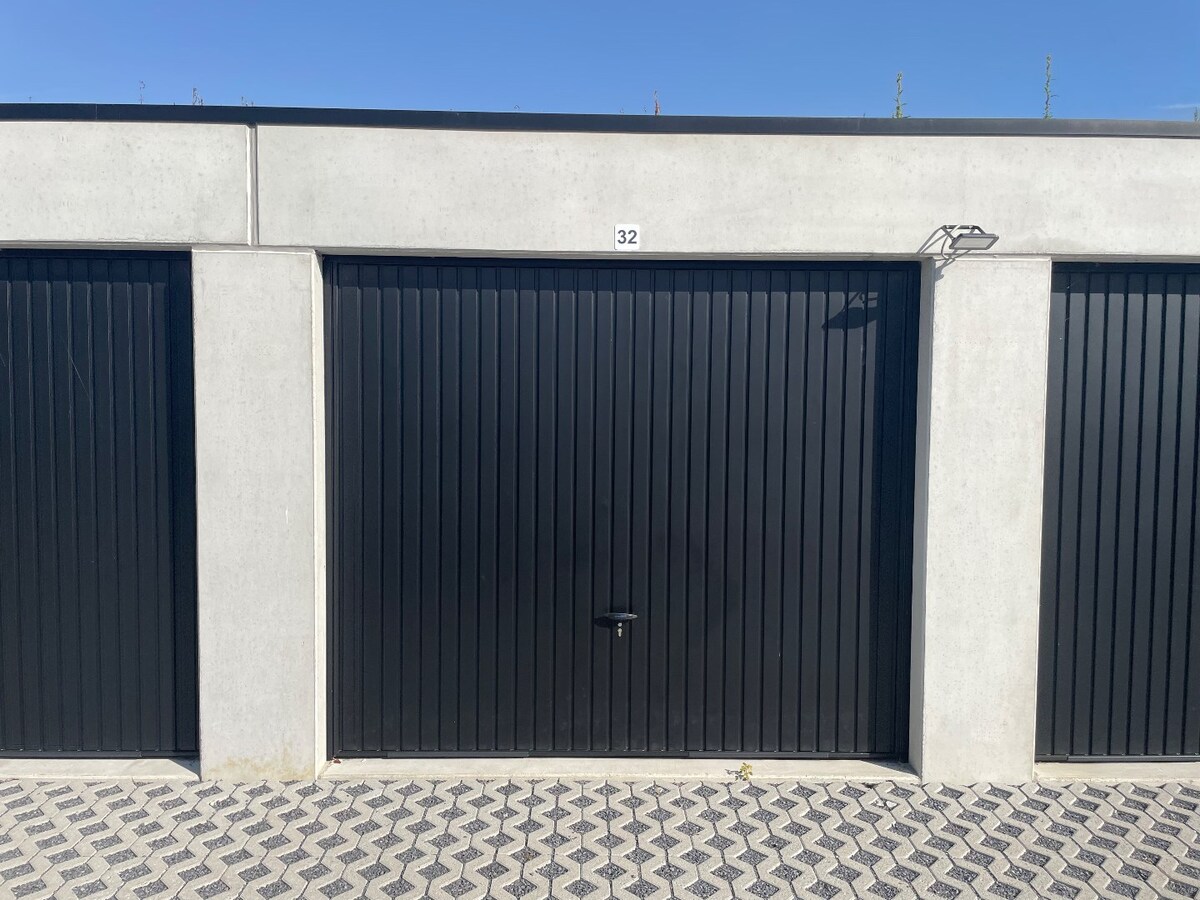 Verhuurd garage - Eernegem