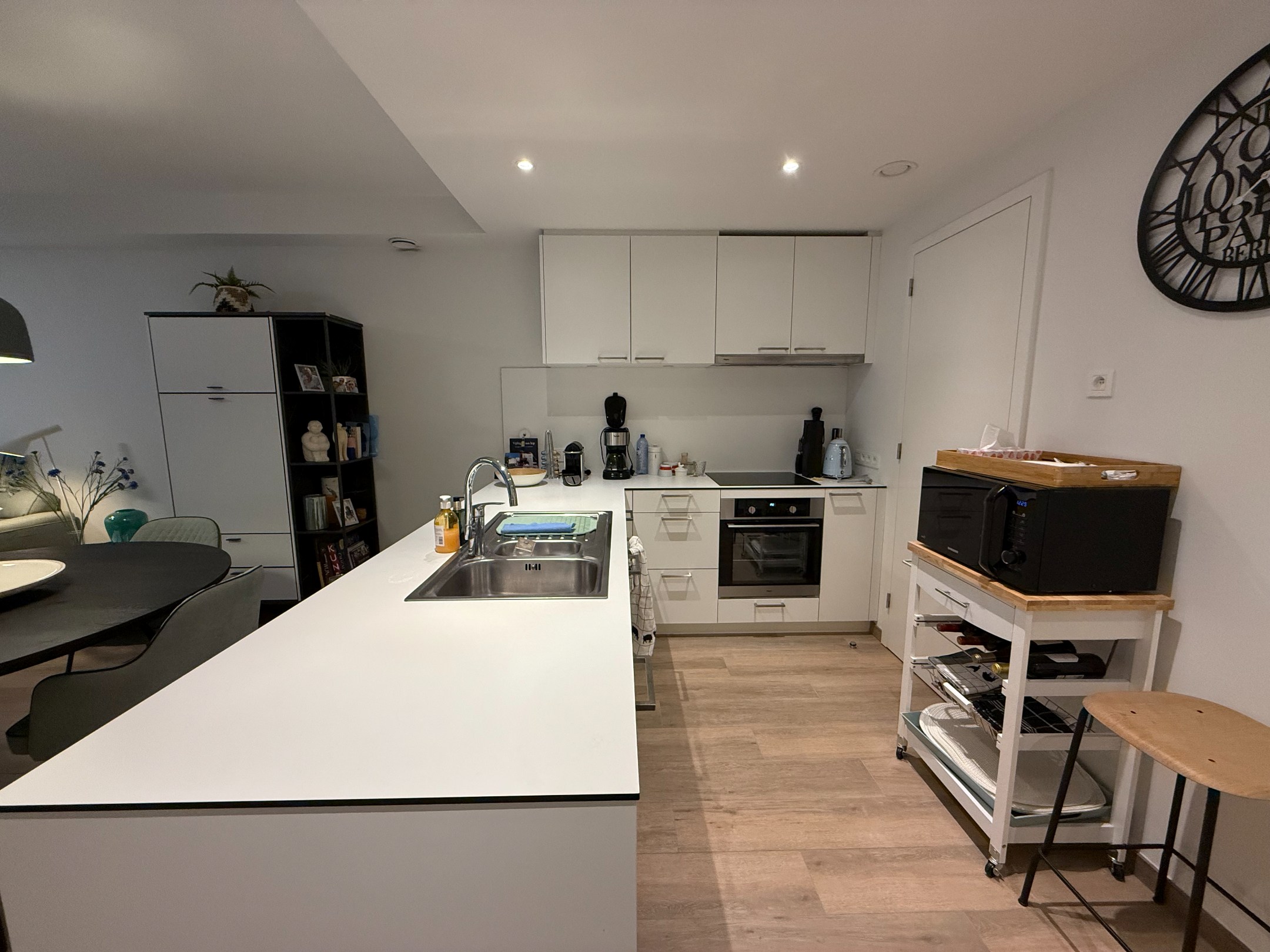 Non-meublé - Charmant appartement à louer avec 2 chambres situé dans une résidence récente sur l'avenue Léopold à Knokke. 