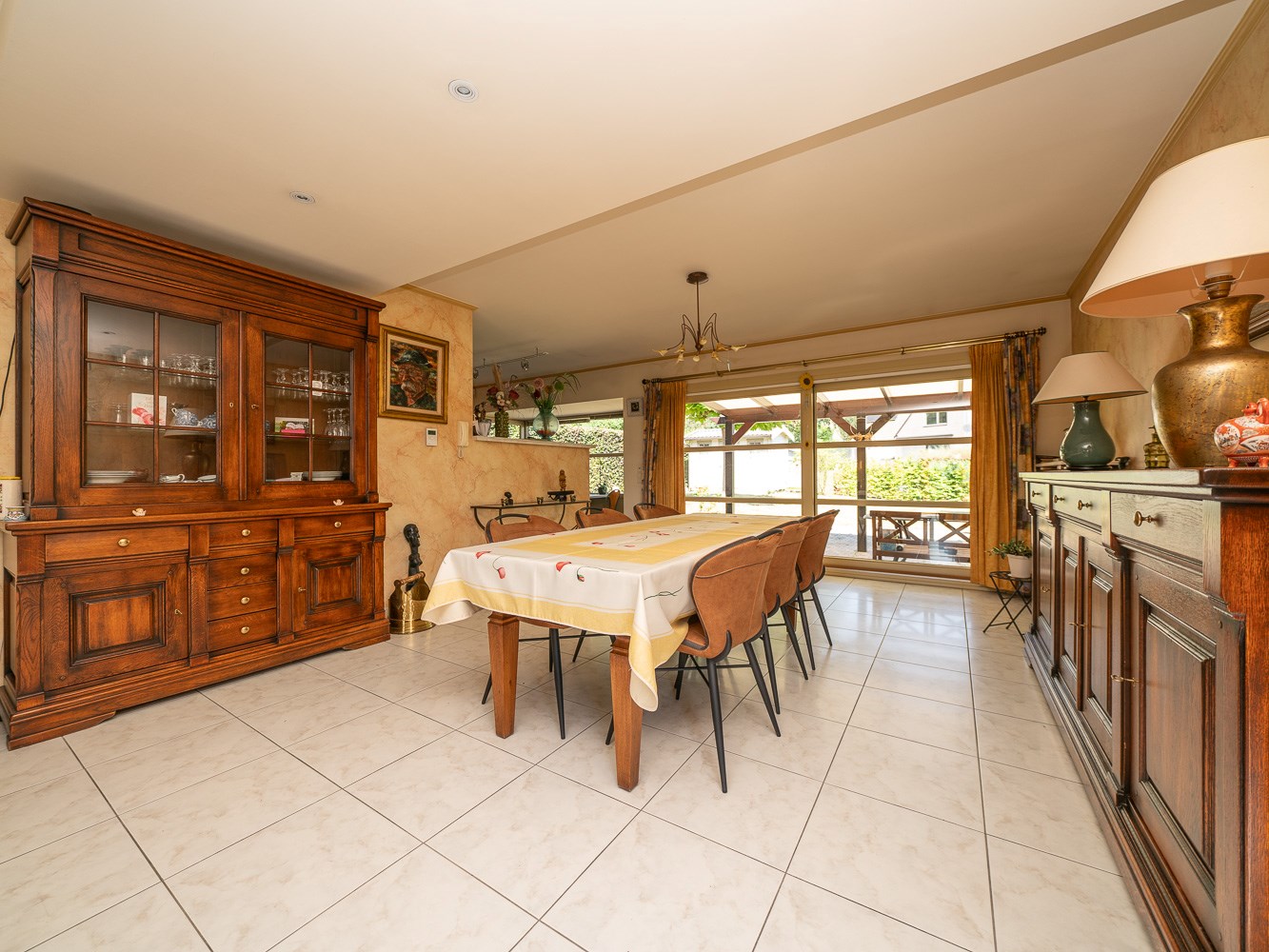 Instapklare, vrijstaande villa met 4 kamers op toplocatie 