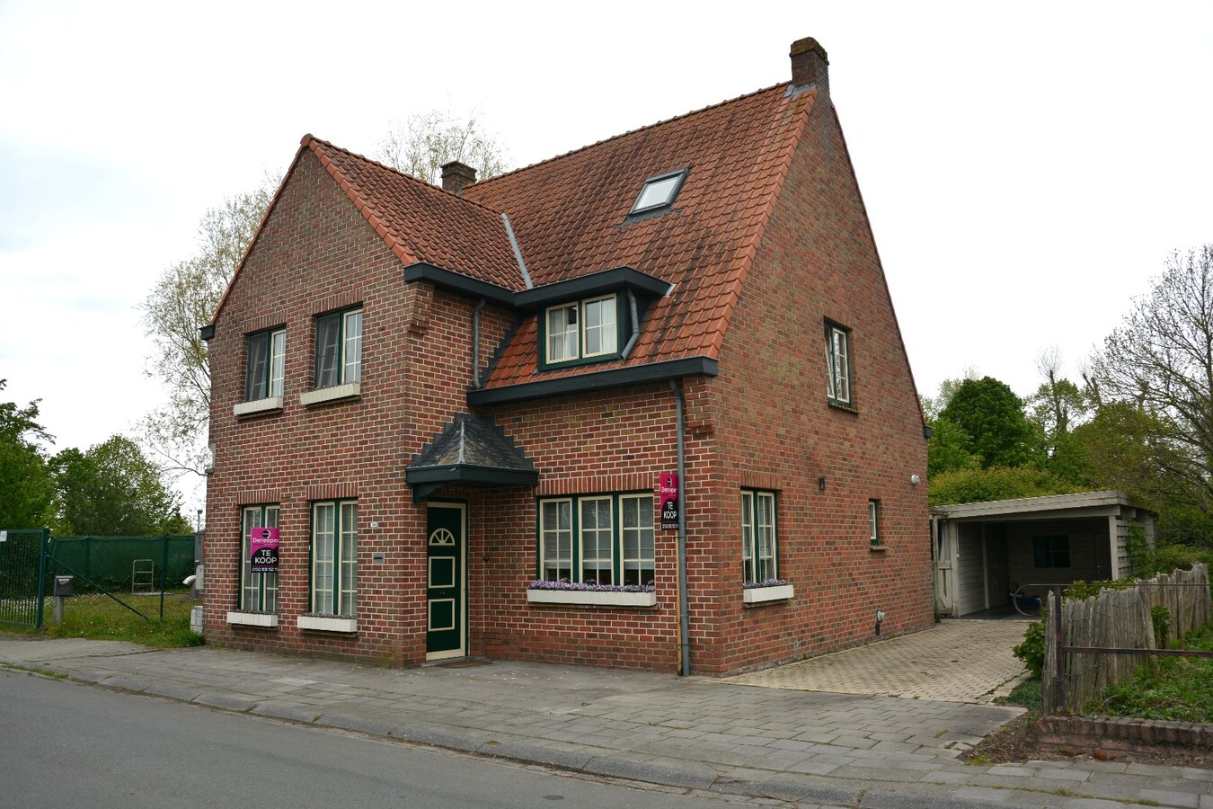 Charmante woning gelegen op een perceel van maar liefst 2.840 m² te Snellegem 