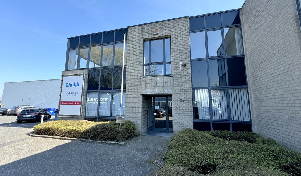 Bedrijfsunit te huur vlakbij oprit A12 te Aartselaar