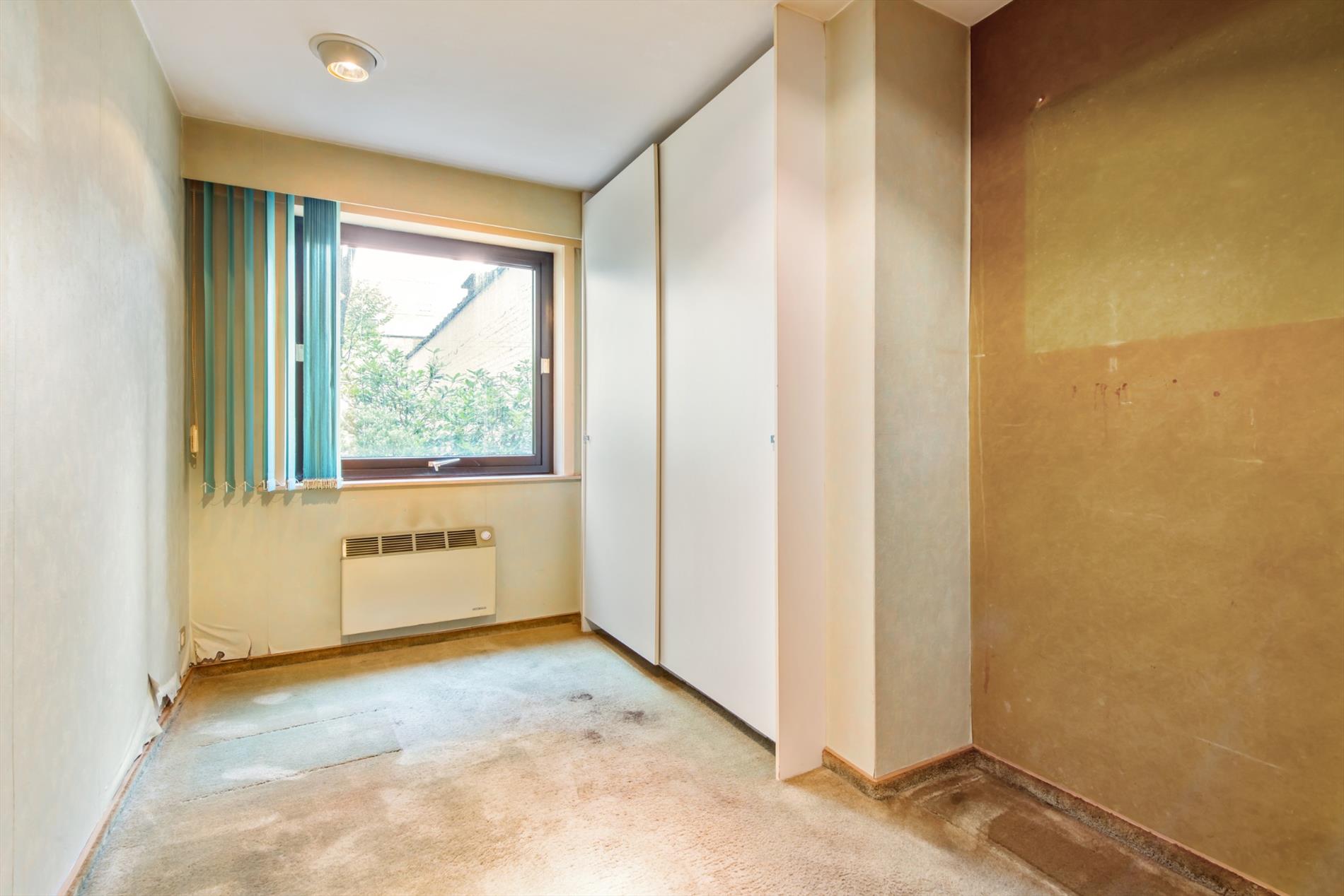 RUIM 2 SLP APP. MET TUIN GELEGEN CENTRUM OOSTENDE NABIJ ZEE 