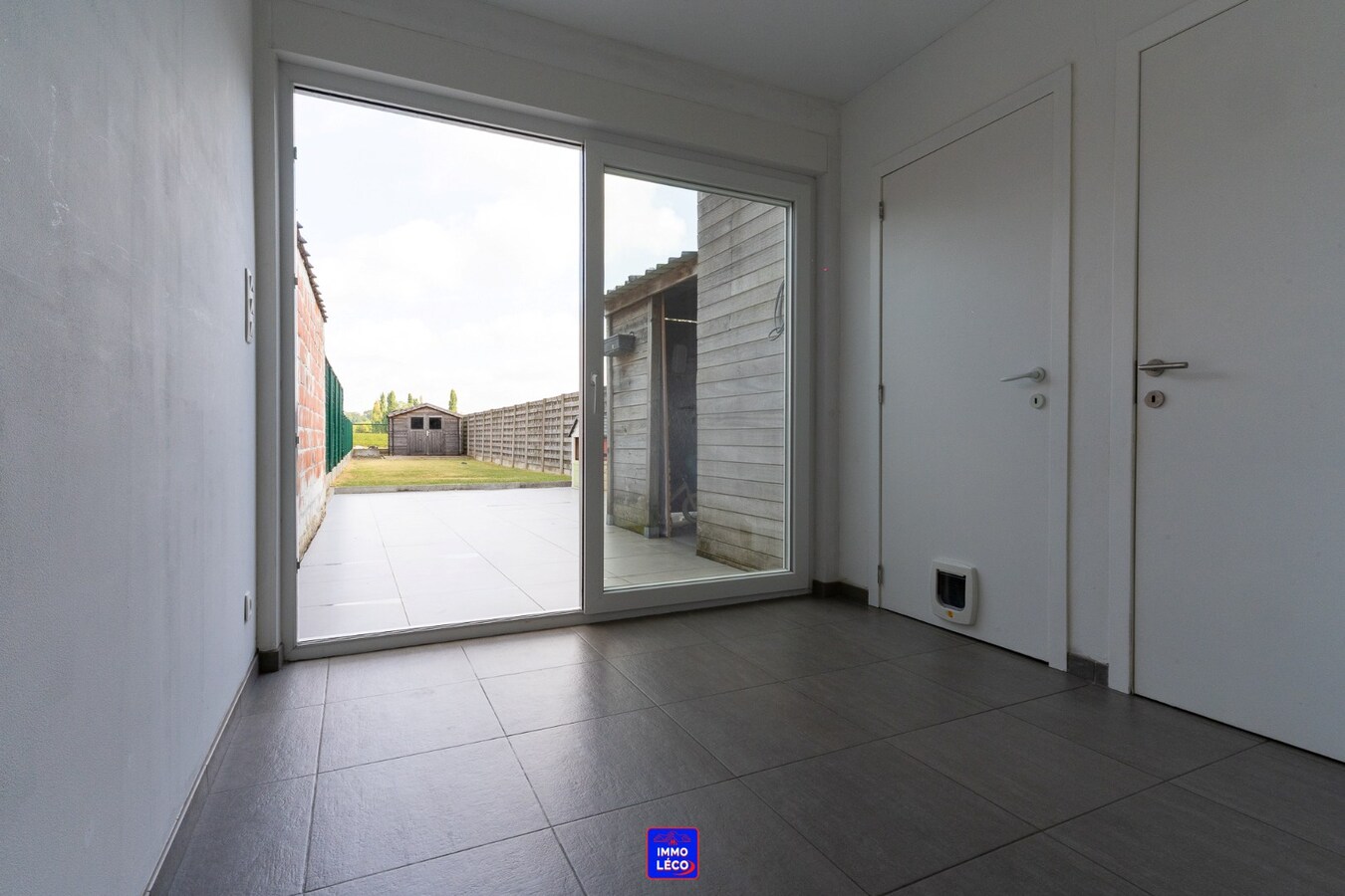 Maison rénovée idéalement située, au calme, avec jardin, un véritable COUP DE CŒUR ! 