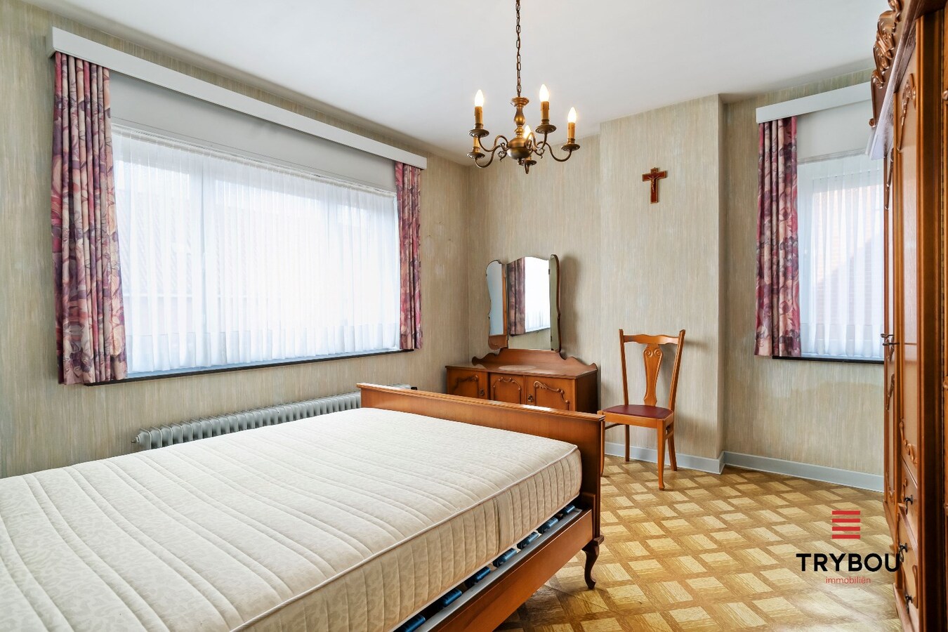 Degelijke woning op ruim perceel van 700m² 