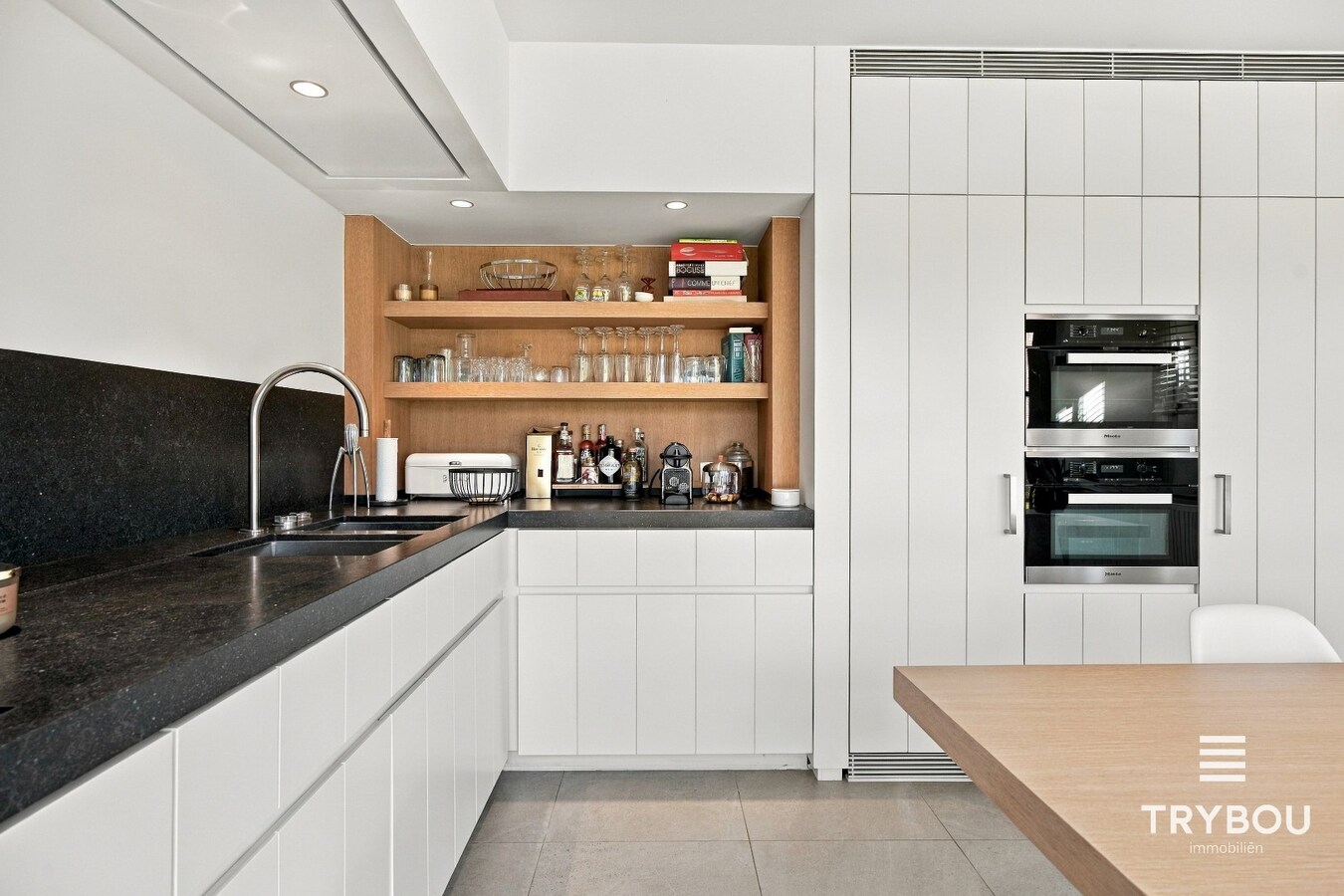 Alleenstaande luxueuze woning met 5 slaapkamers! 