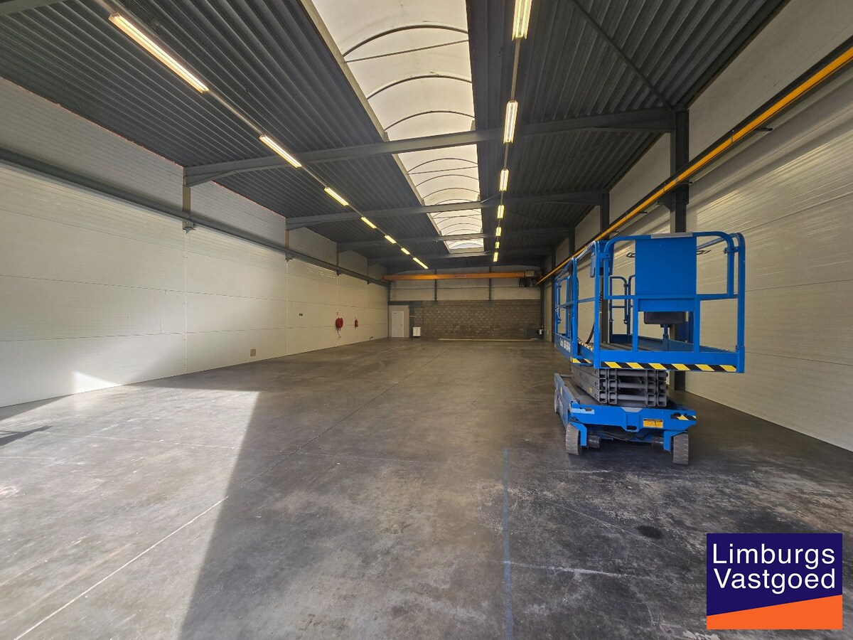 DE WAERDE - KMO UNIT 5 - 377m² - nabij E-314 