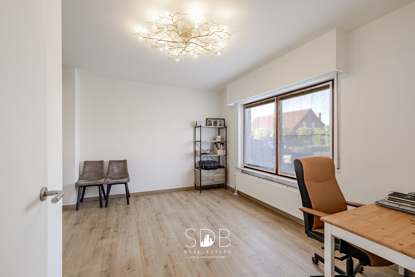 Hedendaagse woning met hippische accommodatie op 17.782m² 