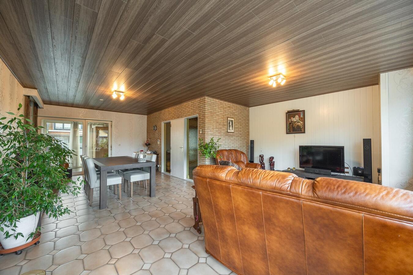 Ruime HOB met garage op een rustige locatie te Schelle! 