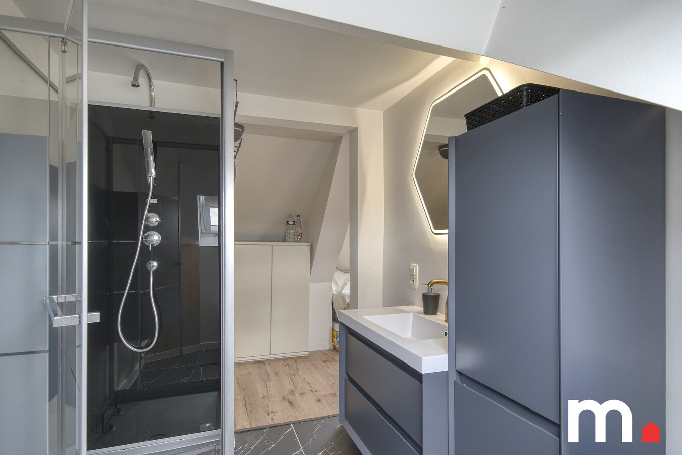 Instapklare woning te Ingelmunster met 3 slaapkamers en uitweg achteraan! 