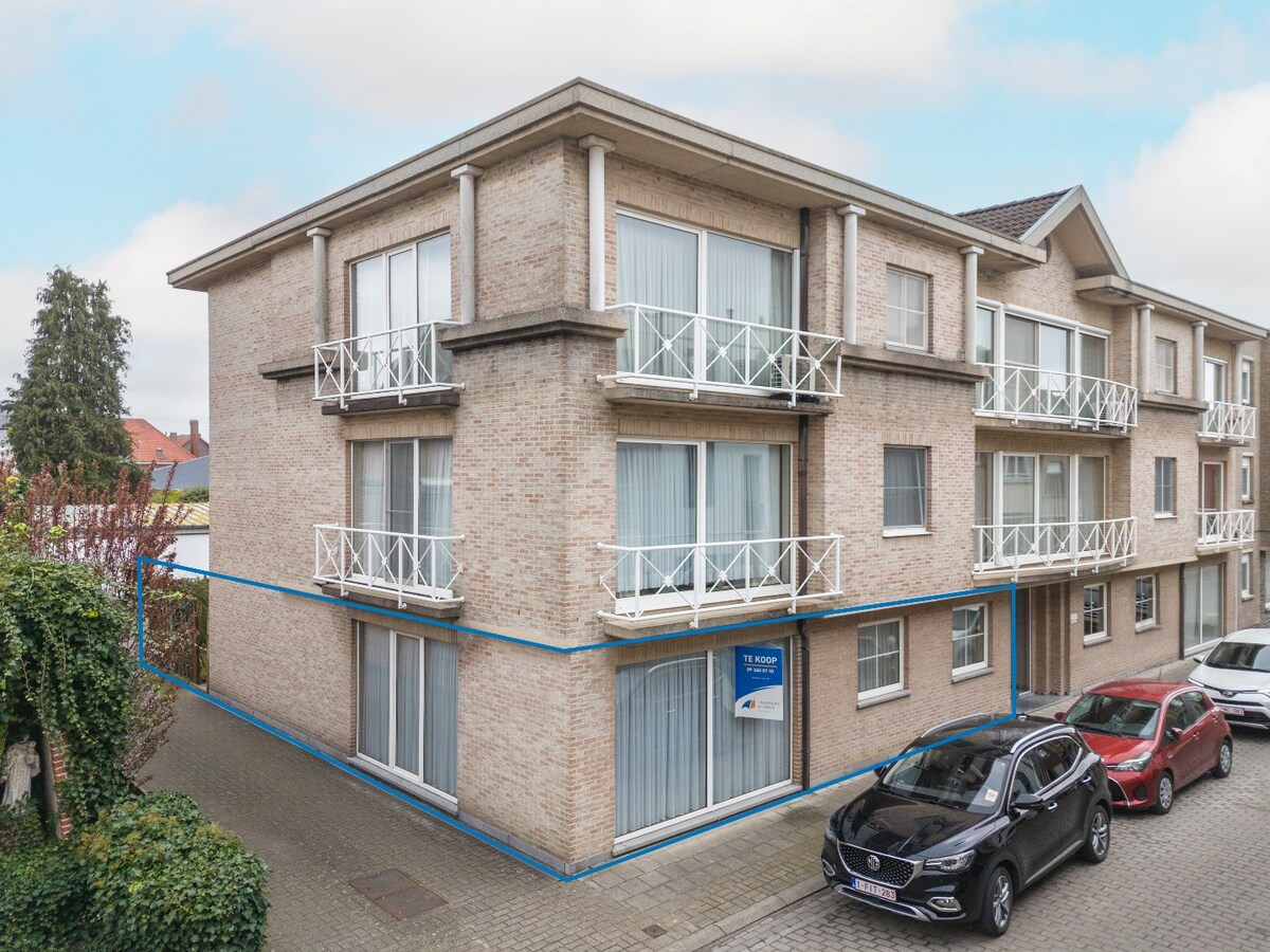 Energiezuinig gelijkvloersapp. met tuintje en garage te centrum Wetteren 