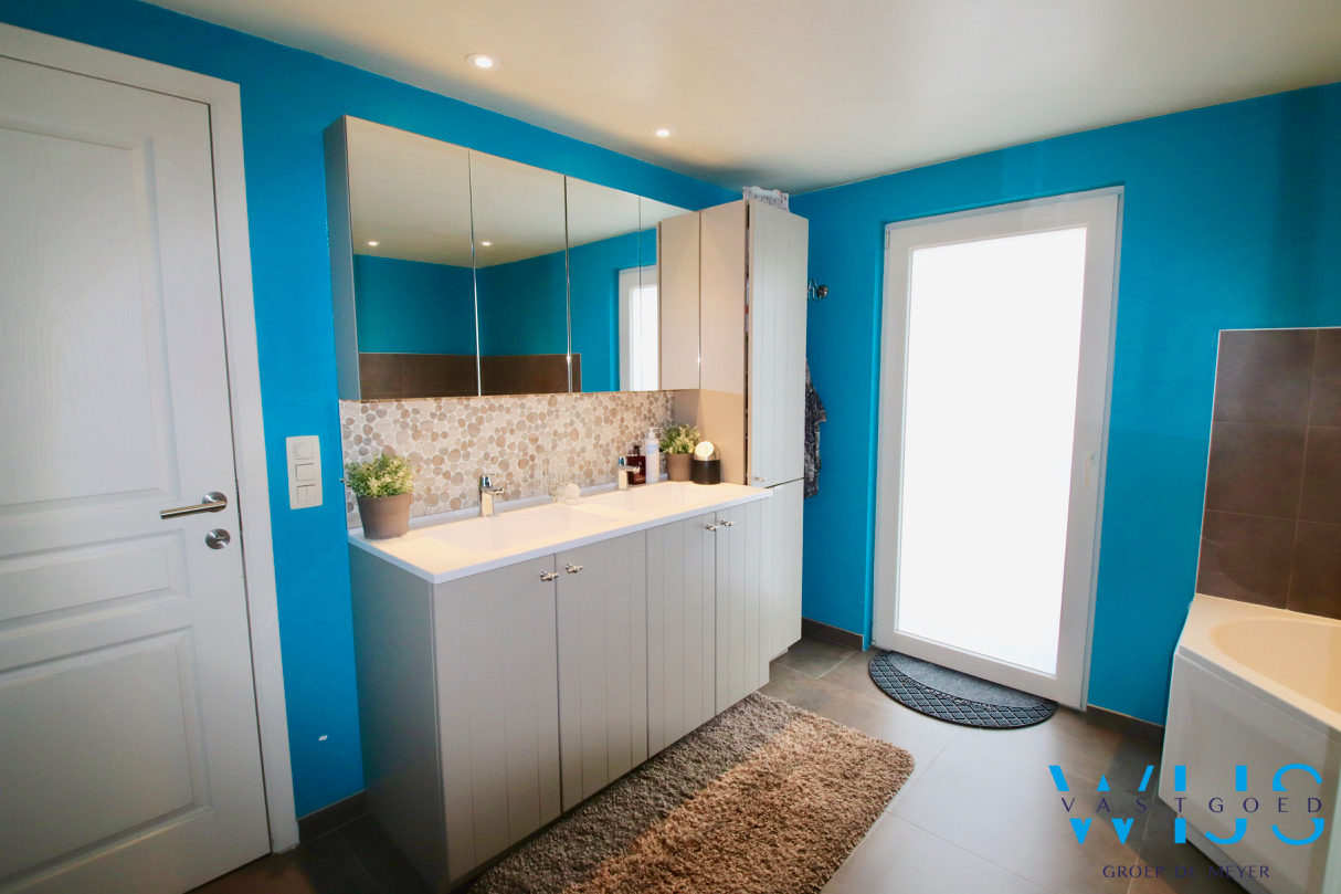 Instapklare gezinswoning met ZUIDgerichte tuin te Evergem! 