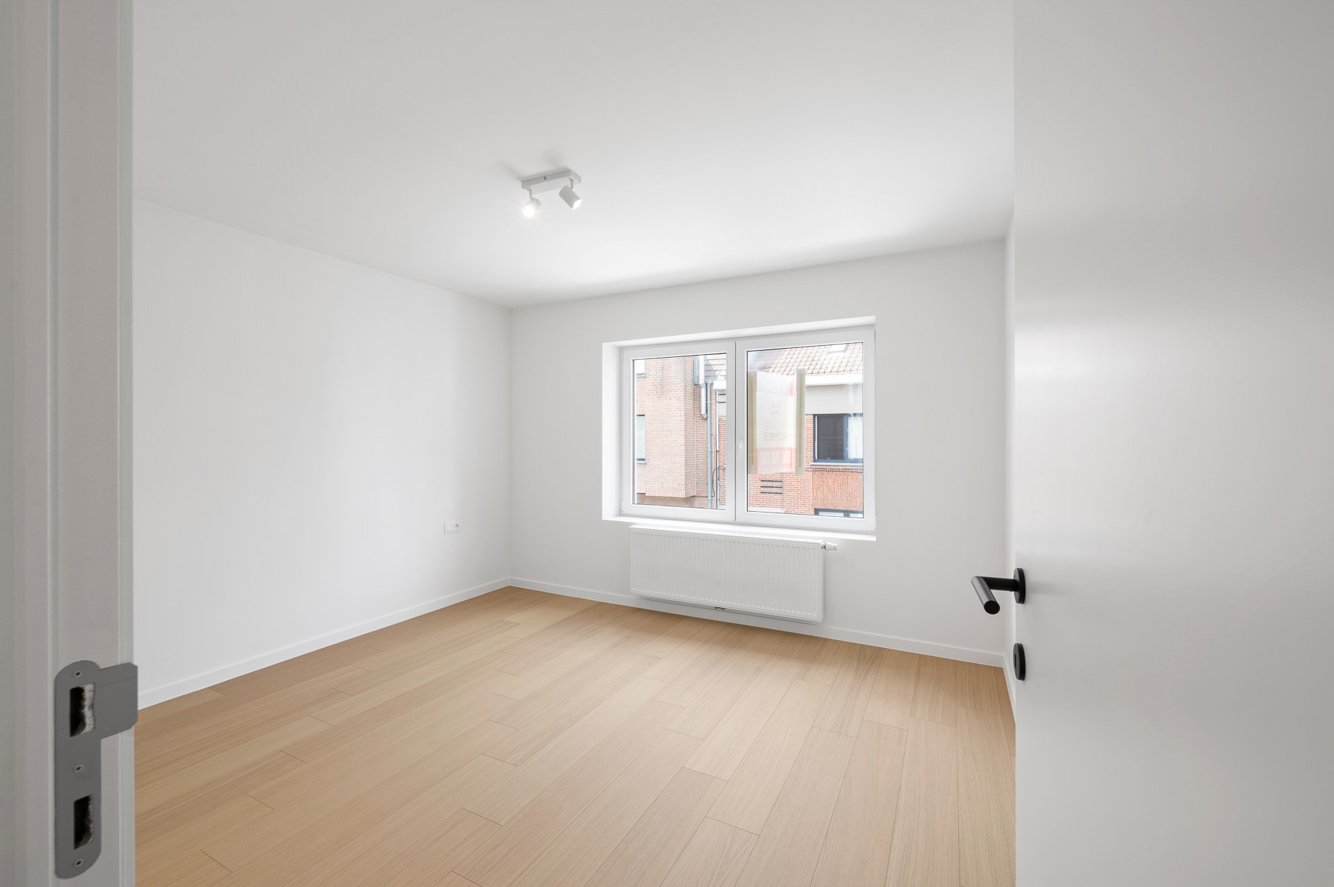 Belle maison rénovée avec 3 chambres à Heist, proche du centre et de la plage. 