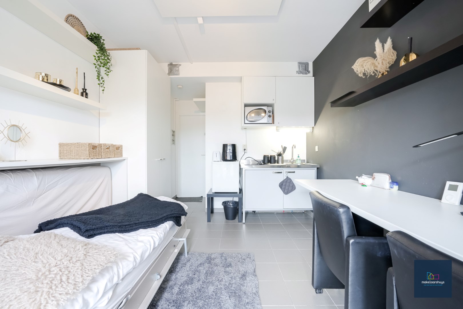 Instapklare studiokamer van 20m² in centrum Gent (Hoogstraat) 