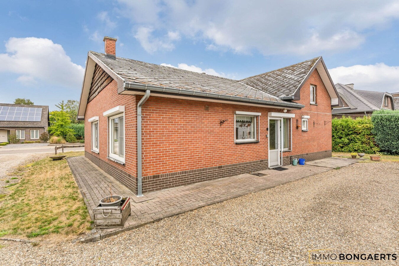 Vrijstaande woning met 3 slaapkamers 