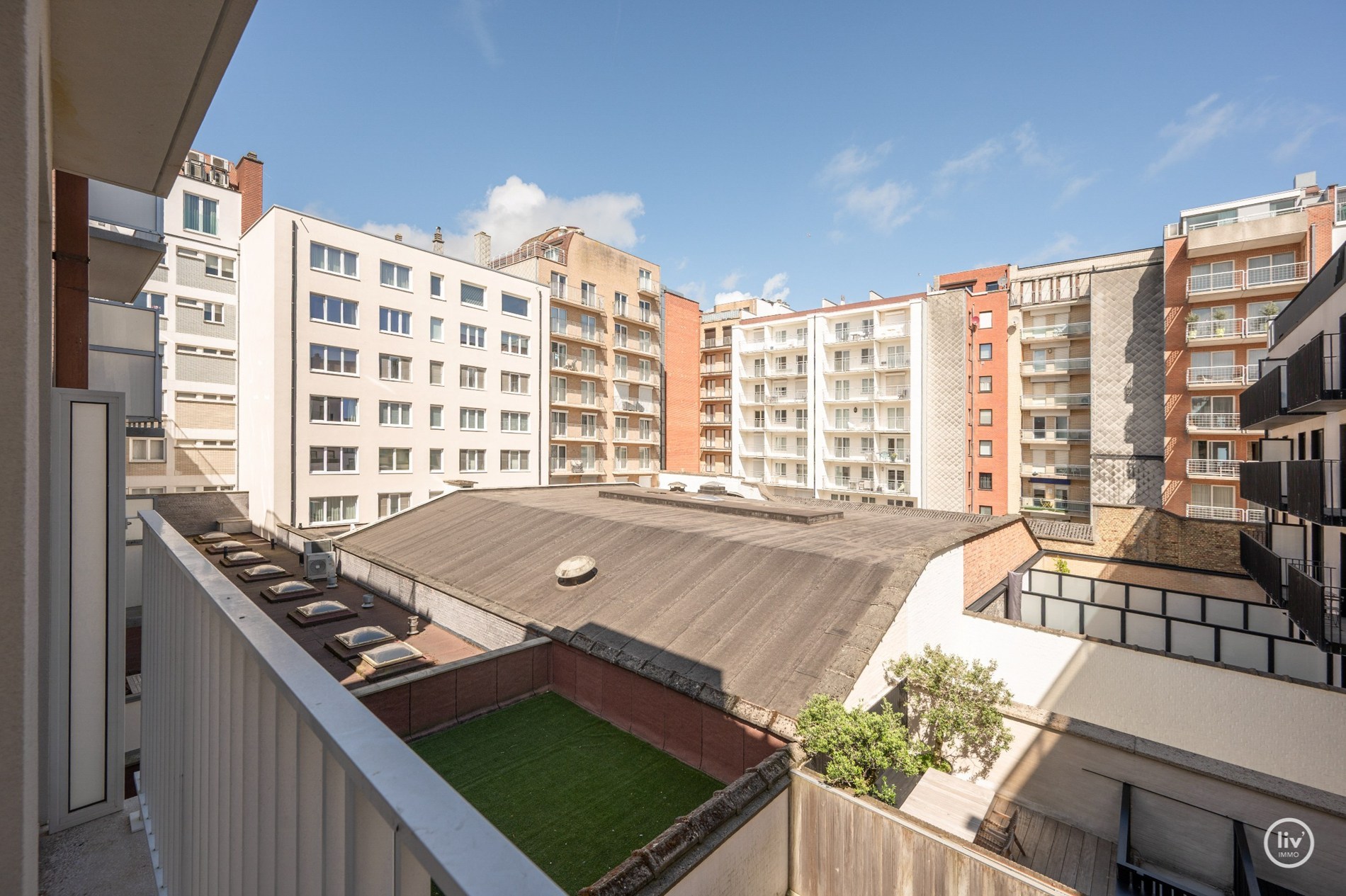 Zuidgericht nieuwbouwappartement met 2 slaapkamers op topligging aan de Kustlaan. 