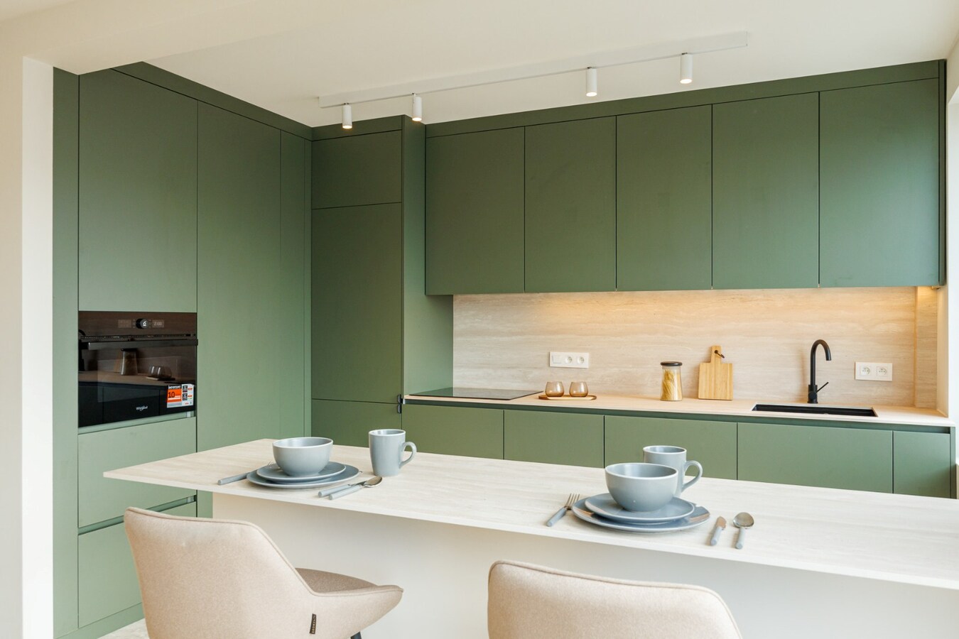 Recent gerenoveerd appt. met 2 slpk te Deurne! 