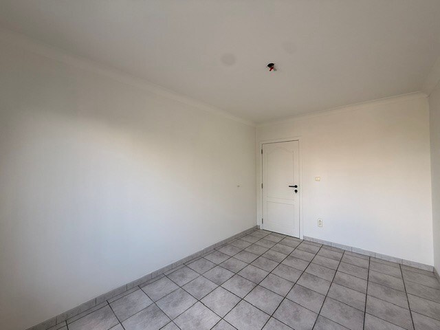 Prachtig appartement met 2 slaapkamers, terras en garage in het centrum van Dilsen 