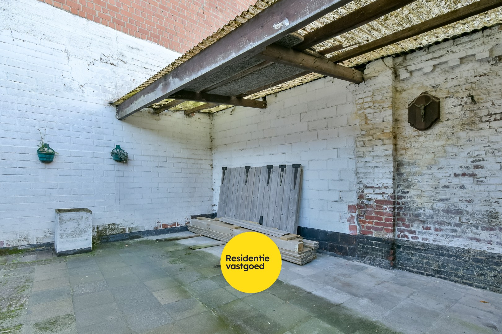 Te renoveren woning in hartje Torhout! 