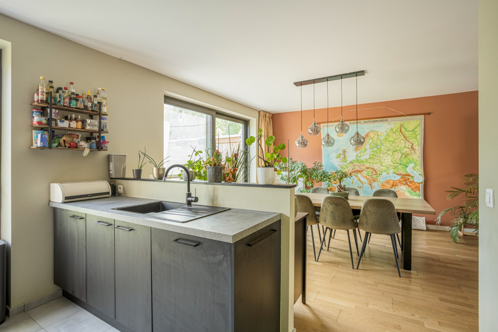 Recente en energiezuinige woning met 2 slpk. nabij Geel-Centrum 