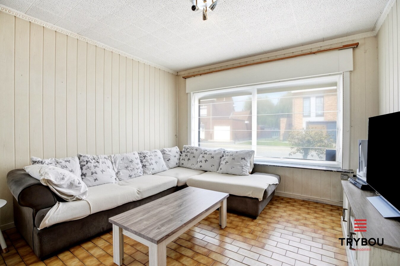 Rustig gelegen woning met 3 slaapkamers, garage en zolder in Houthulst 