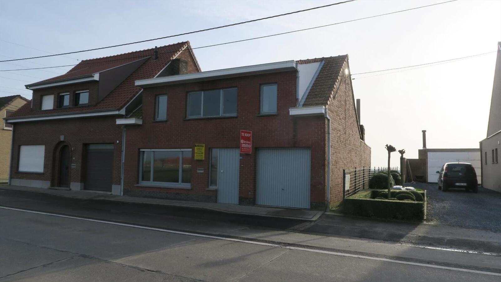 Landelijk gelegen woning met garage 
