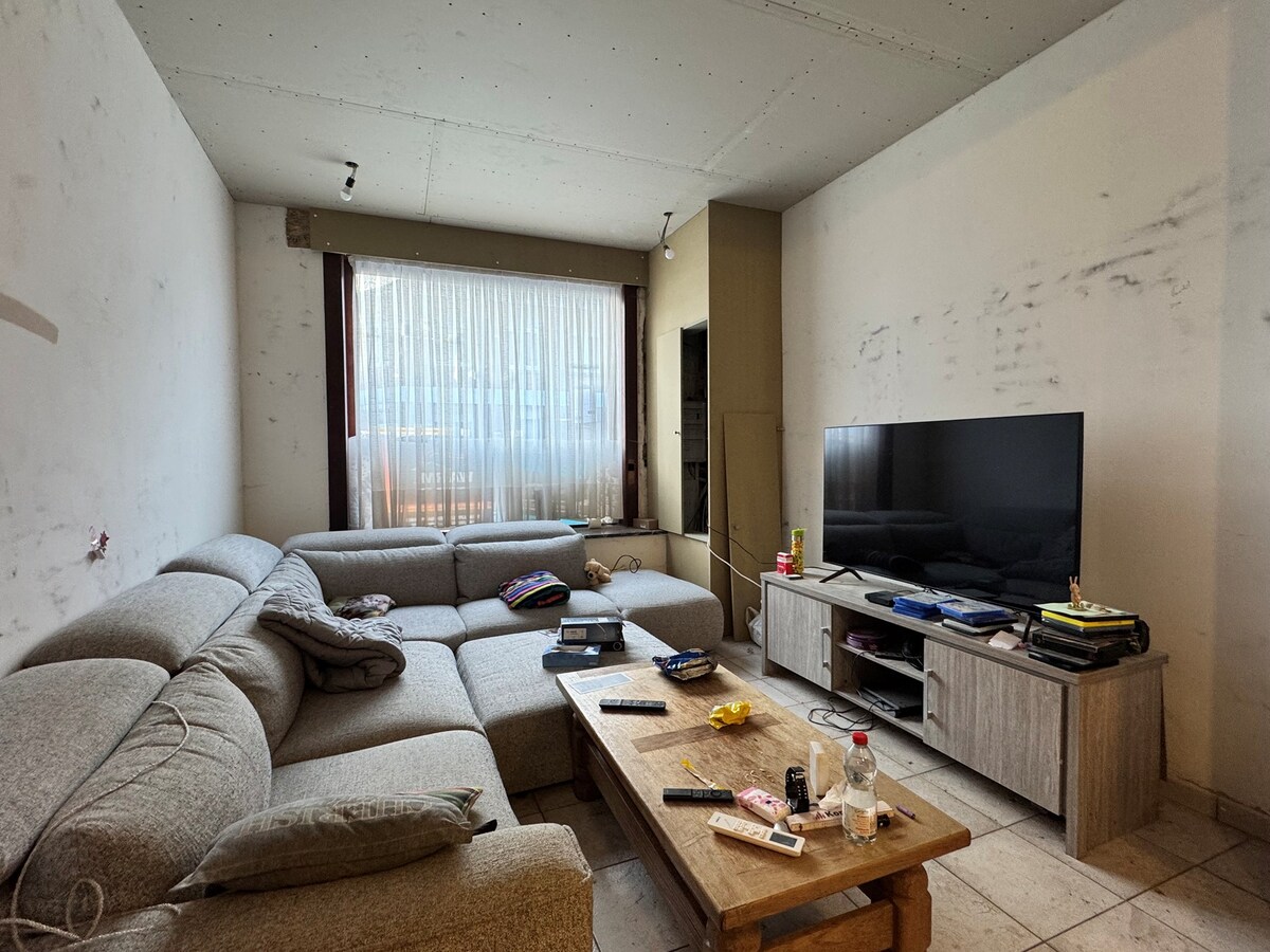 Woning met 4 slaapkamers en parkeerplaatsen te Gistel 