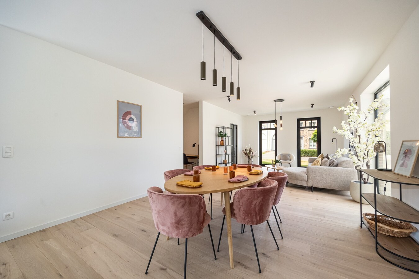 Moderne landelijke villa met A+ energieprestatie in rustige wijk 