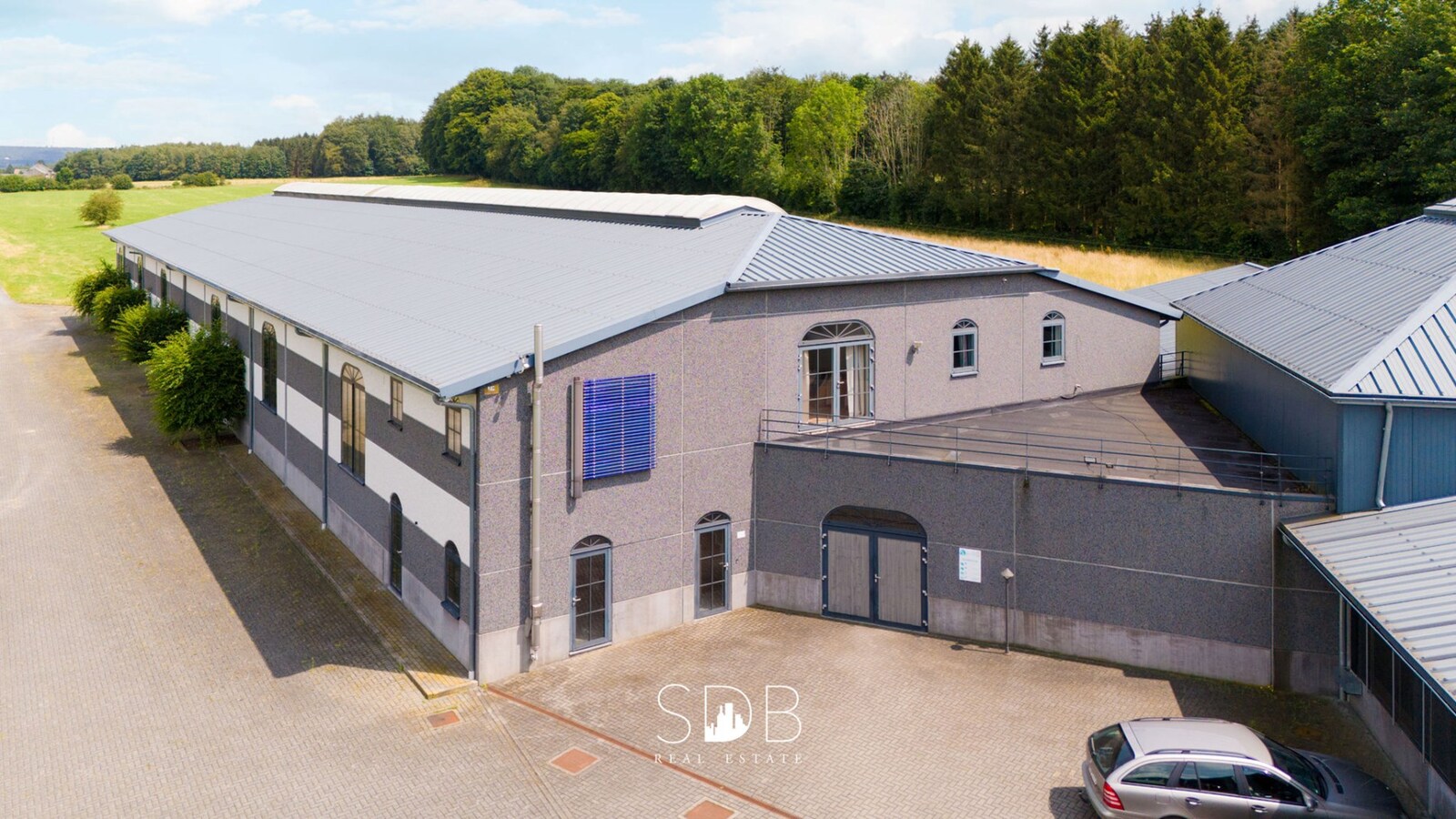 Hippische Complex met woonhuis en appartement op circa 31 Hectare 