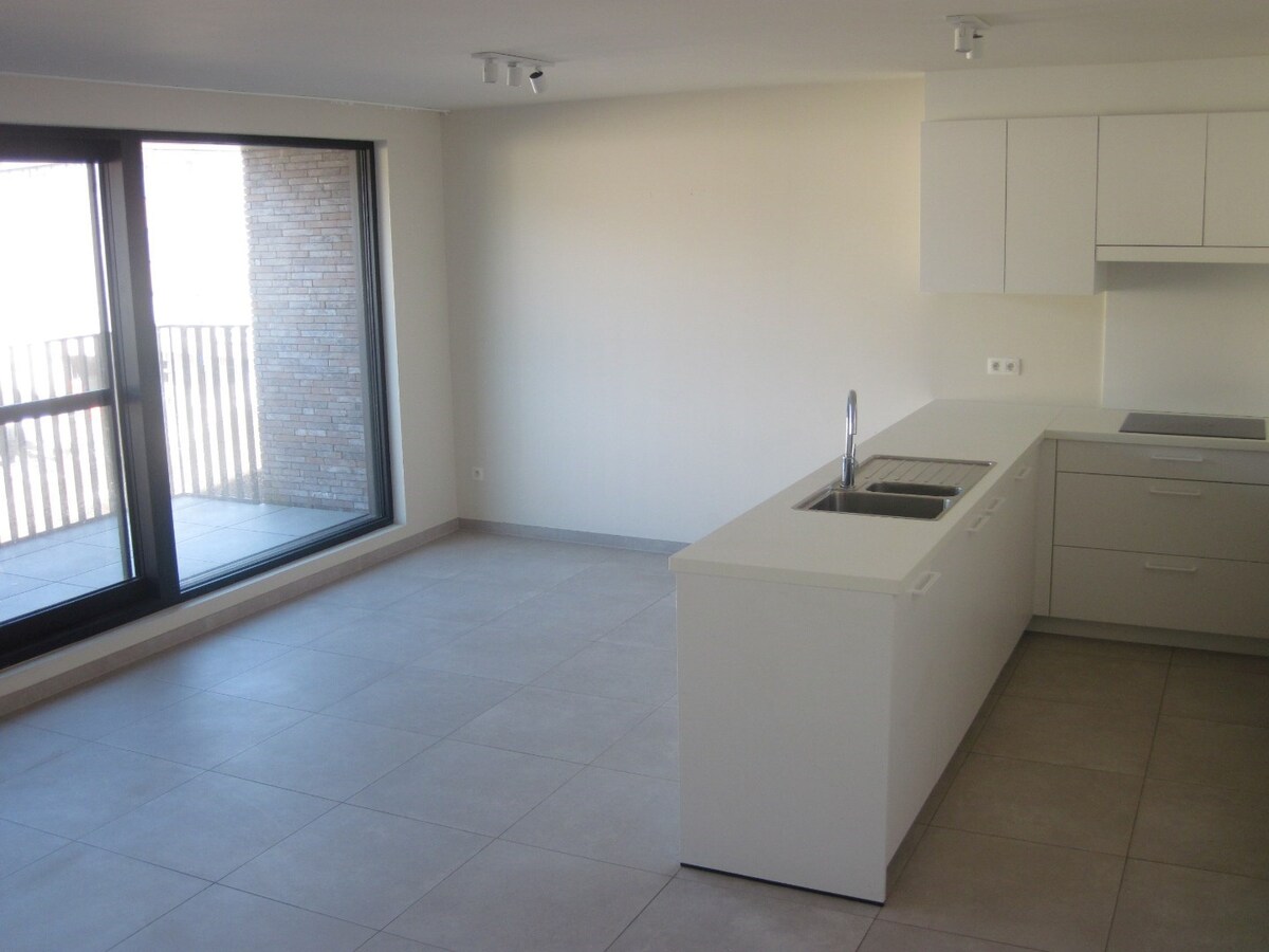 Lichtrijk appartement op de Gaverse Markt. 