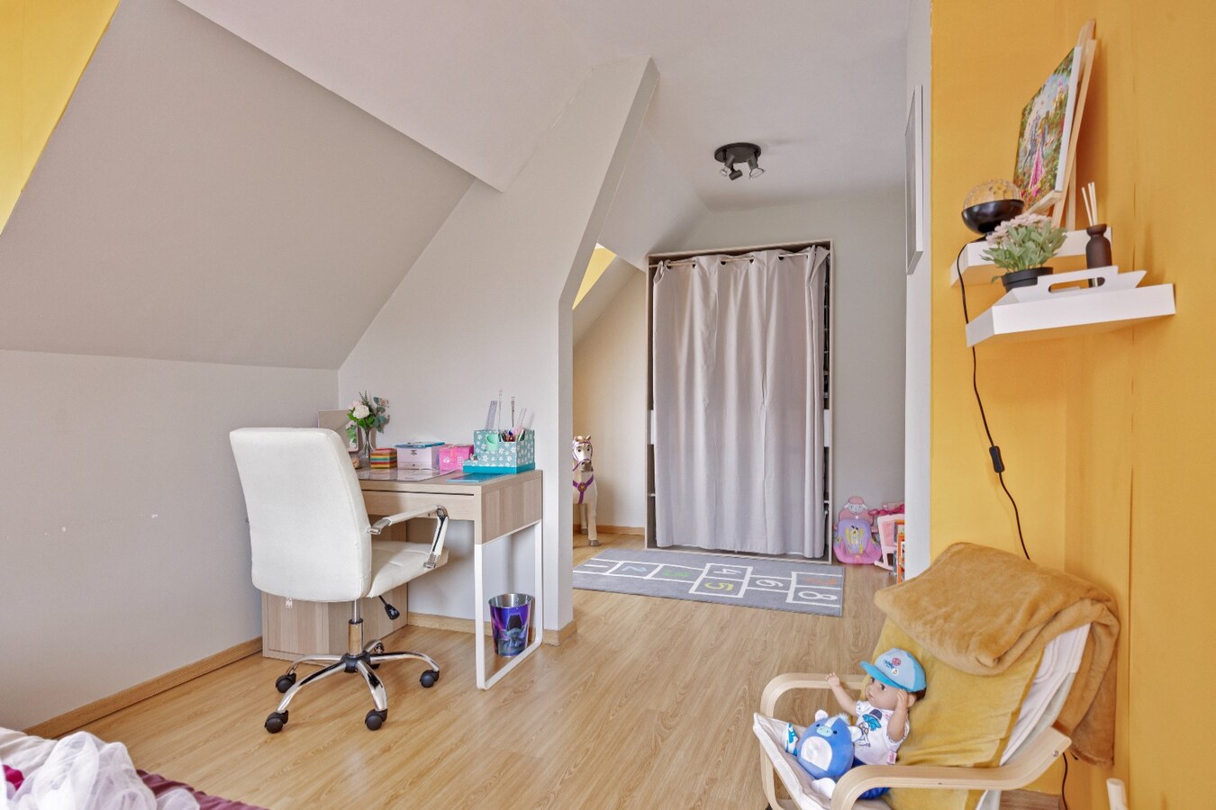 Zeer ruime woning met garage te koop in centrum Oudenaarde 