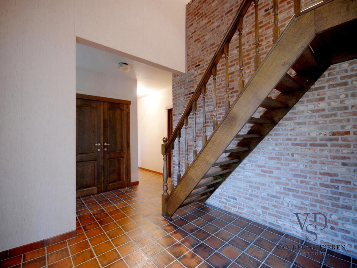 Degelijke villa op bijna 5000 m2 - exclusieve ligging nabij de Schelde in doodlopende straat ! 