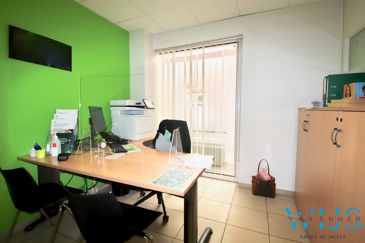 Zeer goed gelegen kantoor te CENTRUM ERTVELDE ! 
