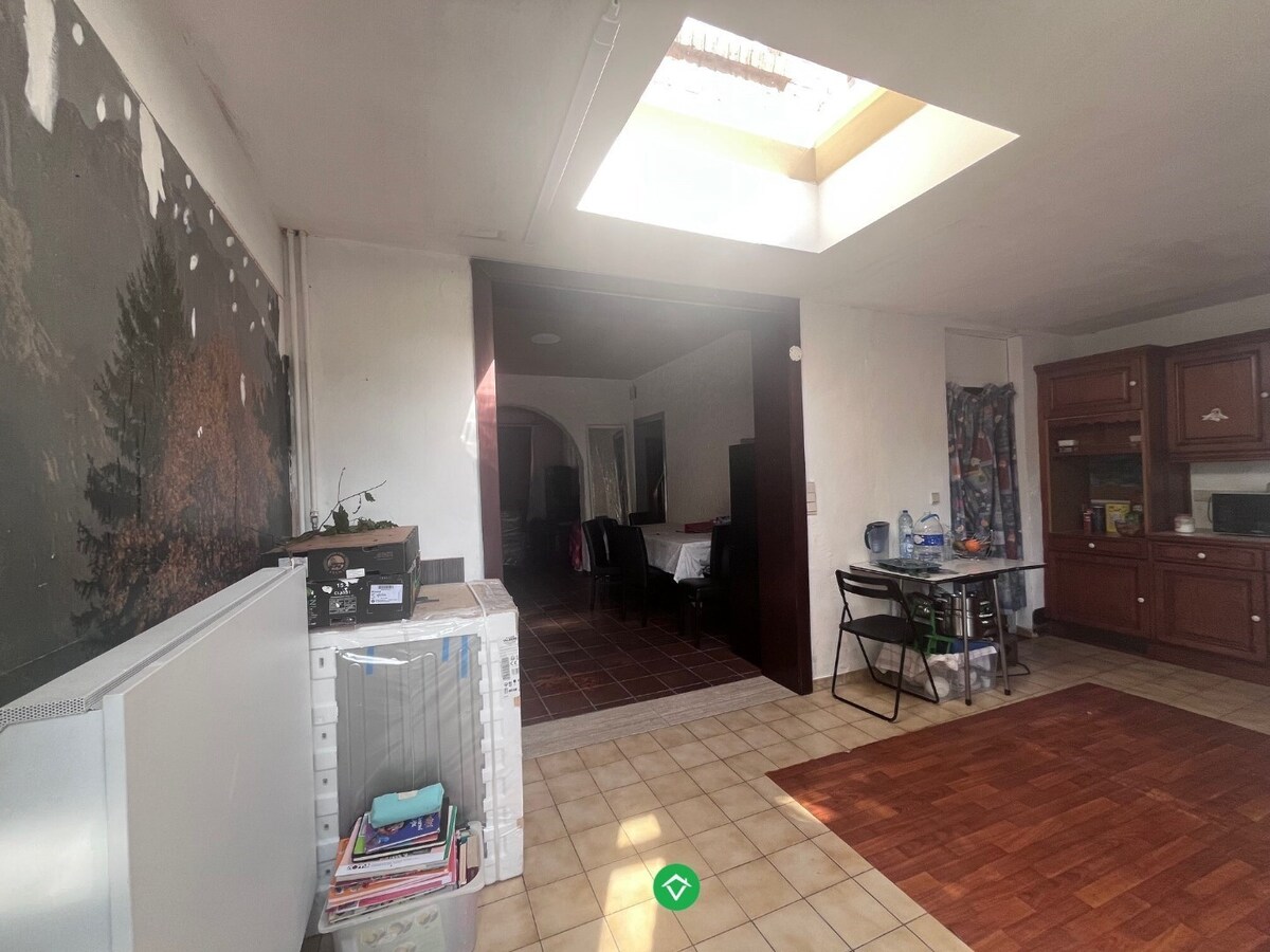 Comfortabel, op te knappen woonhuis met zonnige tuin, welgelegen in rustige buurt. 