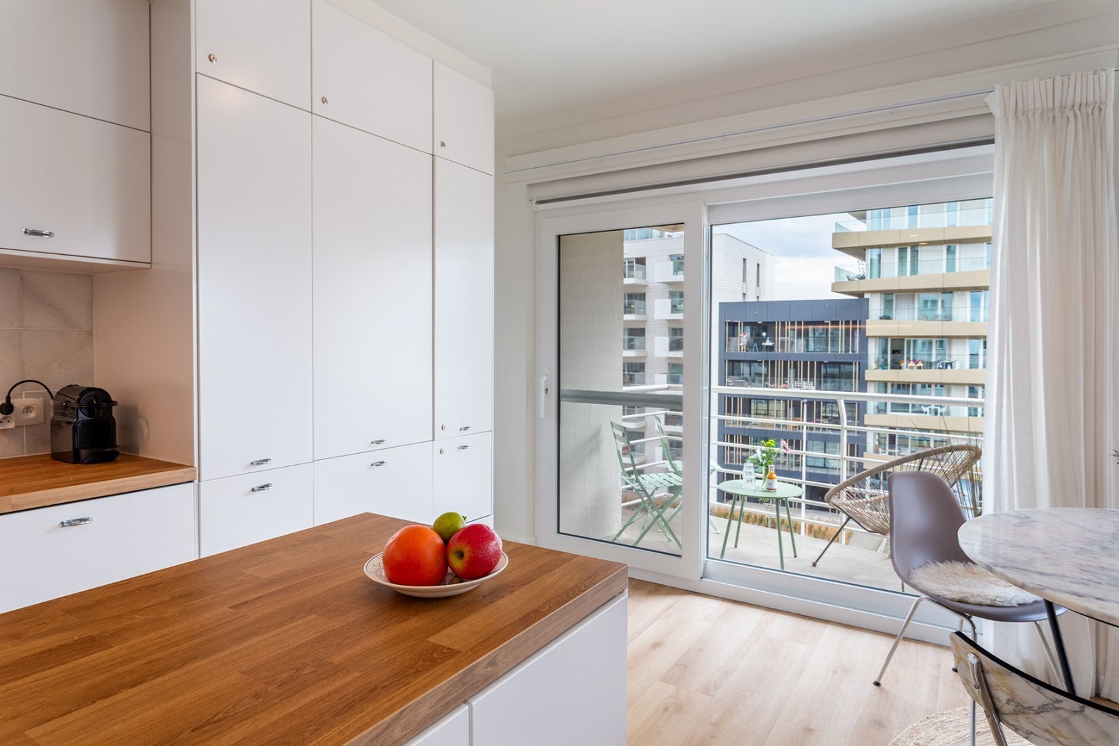 Volledig gerenoveerd appartement op de Zeedijk 