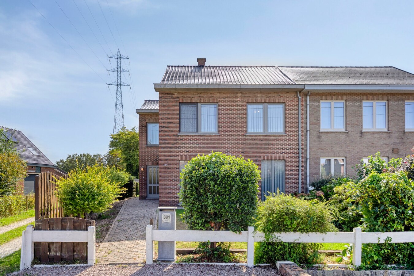 Instapklare halfopen bebouwing op grens van Duffel en Lier 