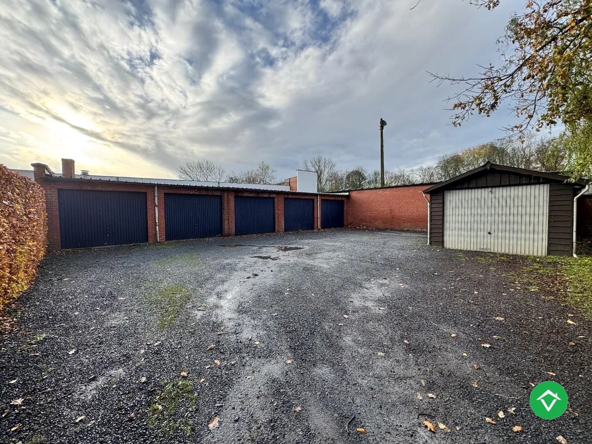 Appartement met 2 slaapkamers en garage in centrum Koekelare 
