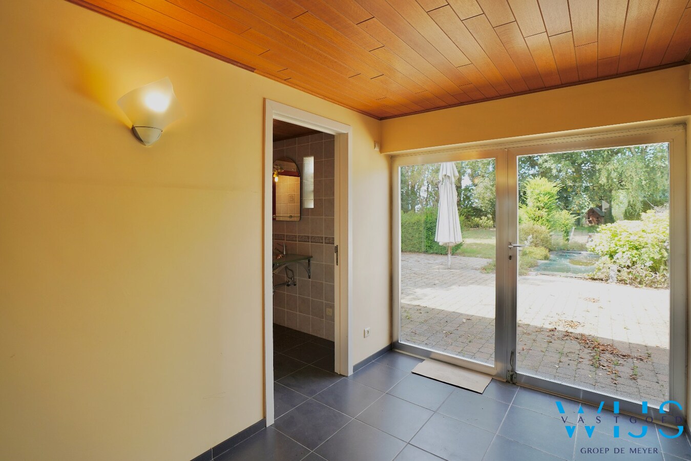 Karaktervolle woning met voormalige horecaruimte en uitzonderlijk veel ruimte 