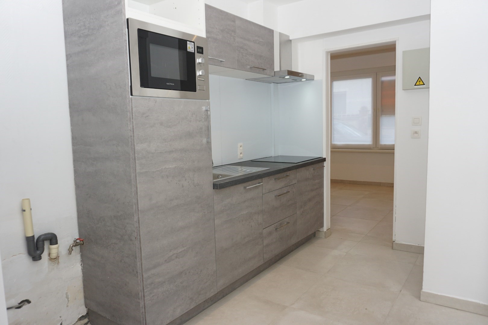 GERENOVEERDE STUDIO MET SLAAPHOEK IN MARIAKERKE 