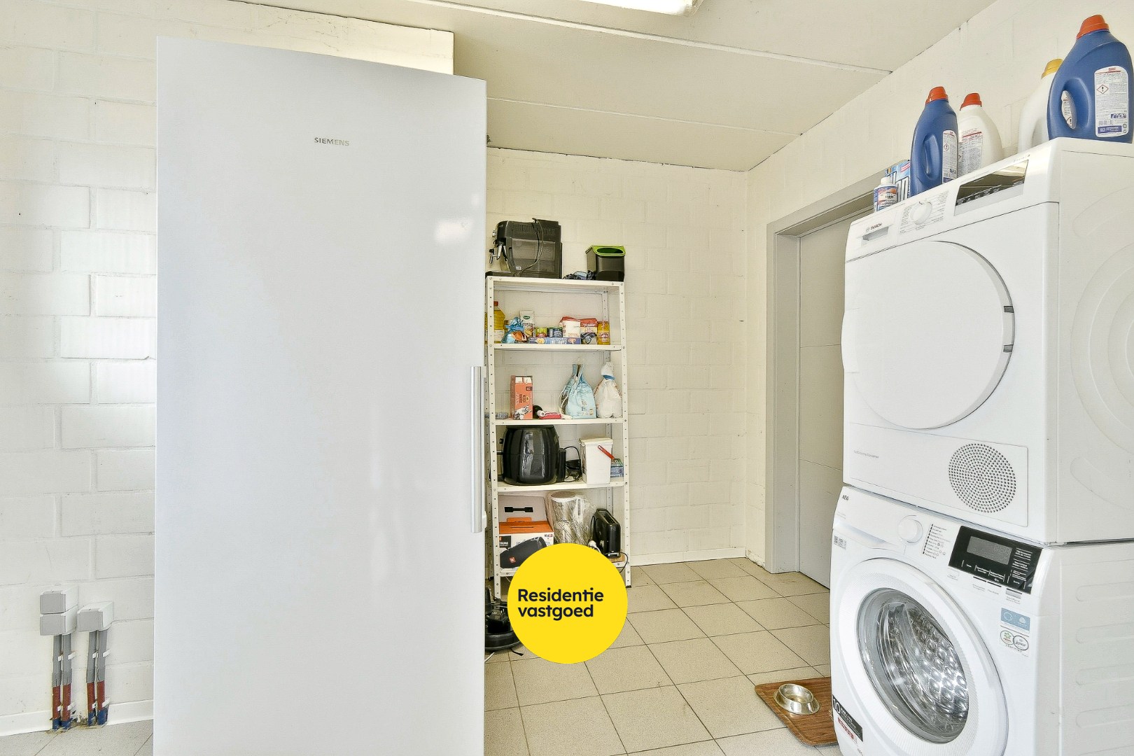 Instapklare alleenstaande woning met 4 slaapkamers op rustige ligging in Koekelare 